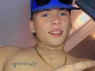 Watch DanielTaylor live on cam on XLoveCam