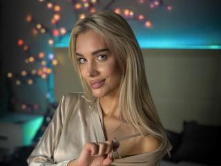 SabrinaSharm Blowjob XXX Cams - Photo 4/9
