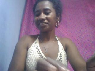 Syndie live cam model at XLoveCam