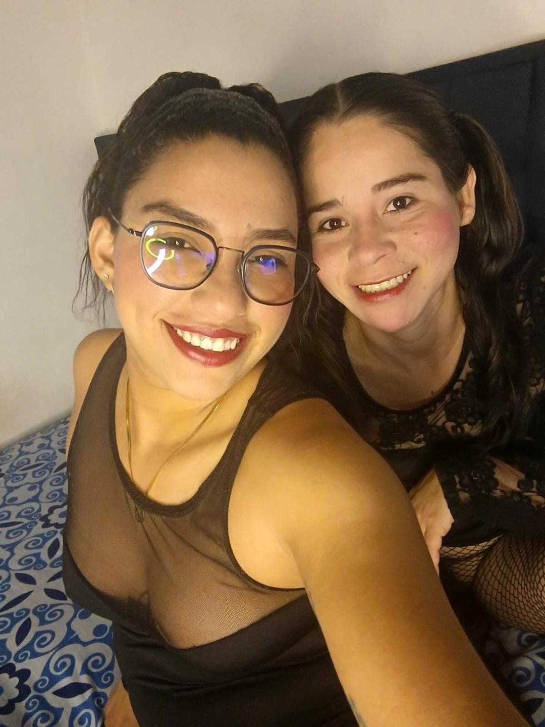 IsisAndMilly from XLoveCam