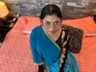 ShailaYojana Blowjob XXX Cams - Photo 9/21