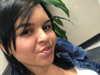 Watch YeriBellani live on cam on XLoveCam