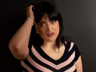 CarolineHarpper live cam model at XLoveCam