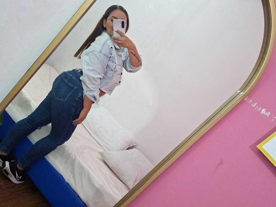 HottieNeedsFun — live cam photo 5