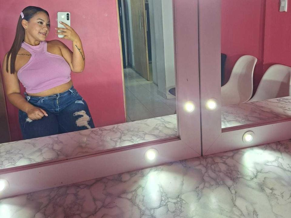 HottieNeedsFun — live cam photo 1