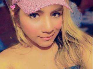 ChelseaForTranny live cam model at XLoveCam