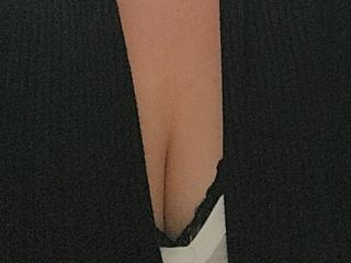 SexyCurvy69 live cam model at XLoveCam