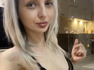 DouceAmelia Amateur Live Webcam - Photo 20/21