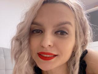DouceAmelia Amateur Live Webcam - Photo 13/21