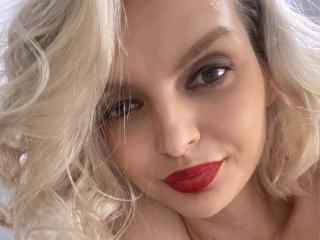 DouceAmelia Amateur Live Webcam - Photo 9/21