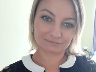 AngelaSamt live cam model at XLoveCam