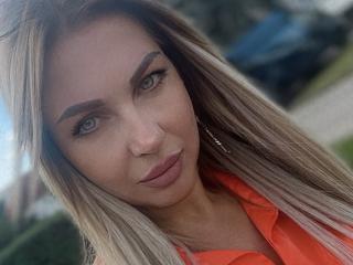 AmandaSexyX live cam model at XLoveCam
