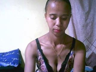 Watch QueenHottieX live on cam on XLoveCam