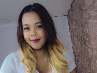 Watch EsmeraldaLove live on cam on XLoveCam