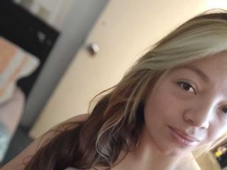 ScarlettAmelia Blowjob XXX Cams - Photo 12/17