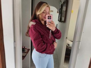 ScarlettAmelia Blowjob XXX Cams - Photo 8/17