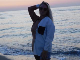 EllenSoNice Boobs Liveshow - Photo 6/21