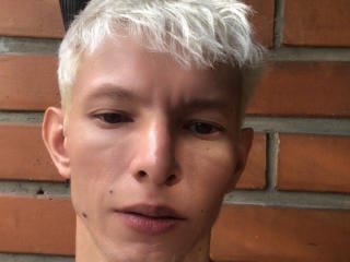 Watch AlexAdam69 live on cam on XLoveCam