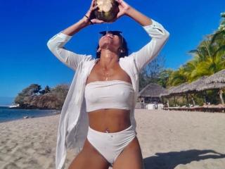 Tyahlive live cam model at XLoveCam