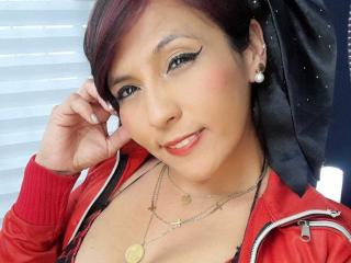 DaniaHot69 live cam model at XLoveCam