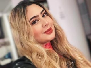 MiaBonnett live cam model at XLoveCam
