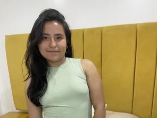 DollyWood live cam model at XLoveCam