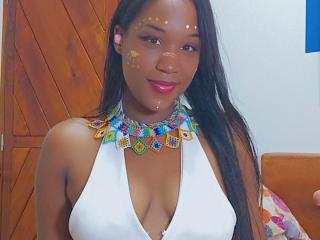 TaniaSweety live cam model at XLoveCam