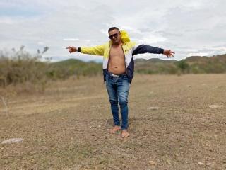 WolfineOne live cam model at XLoveCam
