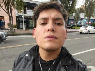 Watch DiegoBiker live on cam on XLoveCam
