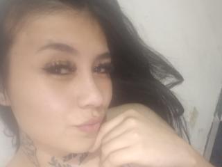 VictoriaThomson live cam model at XLoveCam