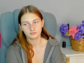 Millania live cam model at XLoveCam