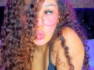SofiaYue Blowjob XXX Cams - Photo 4/21