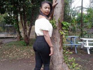 LinahSexy69 live cam model at XLoveCam