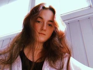 LunaBerryy live cam model at XLoveCam