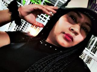 OshayaDivine live cam model at XLoveCam