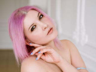 Watch OliSunnyS live on cam on XLoveCam