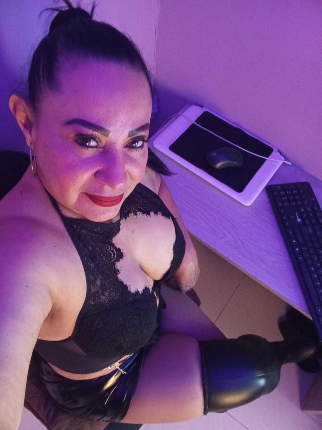 LucianaBlack from XLoveCam