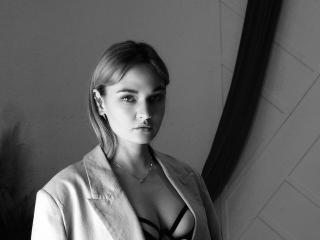 Watch MeriyJewel live on cam on XLoveCam
