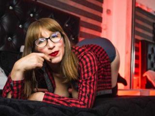 DaenerCrys live cam model at XLoveCam