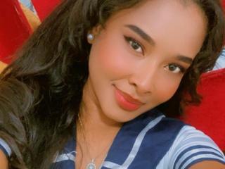 AmelyGomes Webcam Porno Live - Photo 9/13