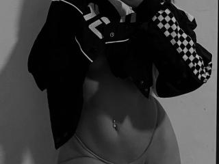 SienaReign Blowjob XXX Cams - Photo 15/21