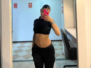 SienaReign Blowjob XXX Cams - Photo 11/21
