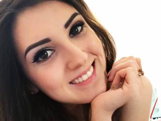Watch LunaYi live on cam on XLoveCam