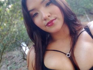 MissLauren live cam model at XLoveCam