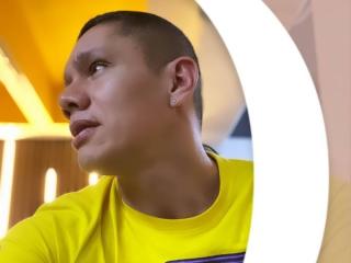 AustinBu live cam model at XLoveCam