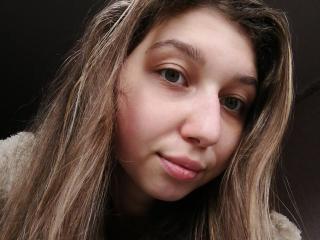 Watch Sapfira live on cam on XLoveCam