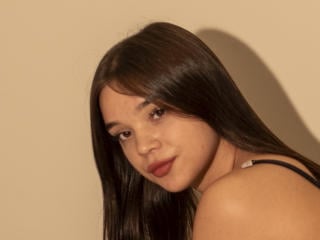 Watch TiffanySavelin live on cam on XLoveCam