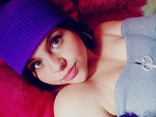 SophieHill Blowjob XXX Cams - Photo 18/21