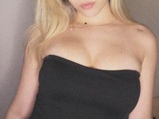 SugarrX Blowjob XXX Cams - Photo 6/21