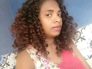 BelleHott69 live cam model at XLoveCam